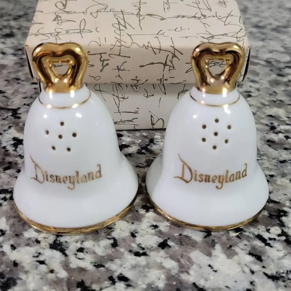 Vintage 1960s Disneyland salt and‎ pepper shakers